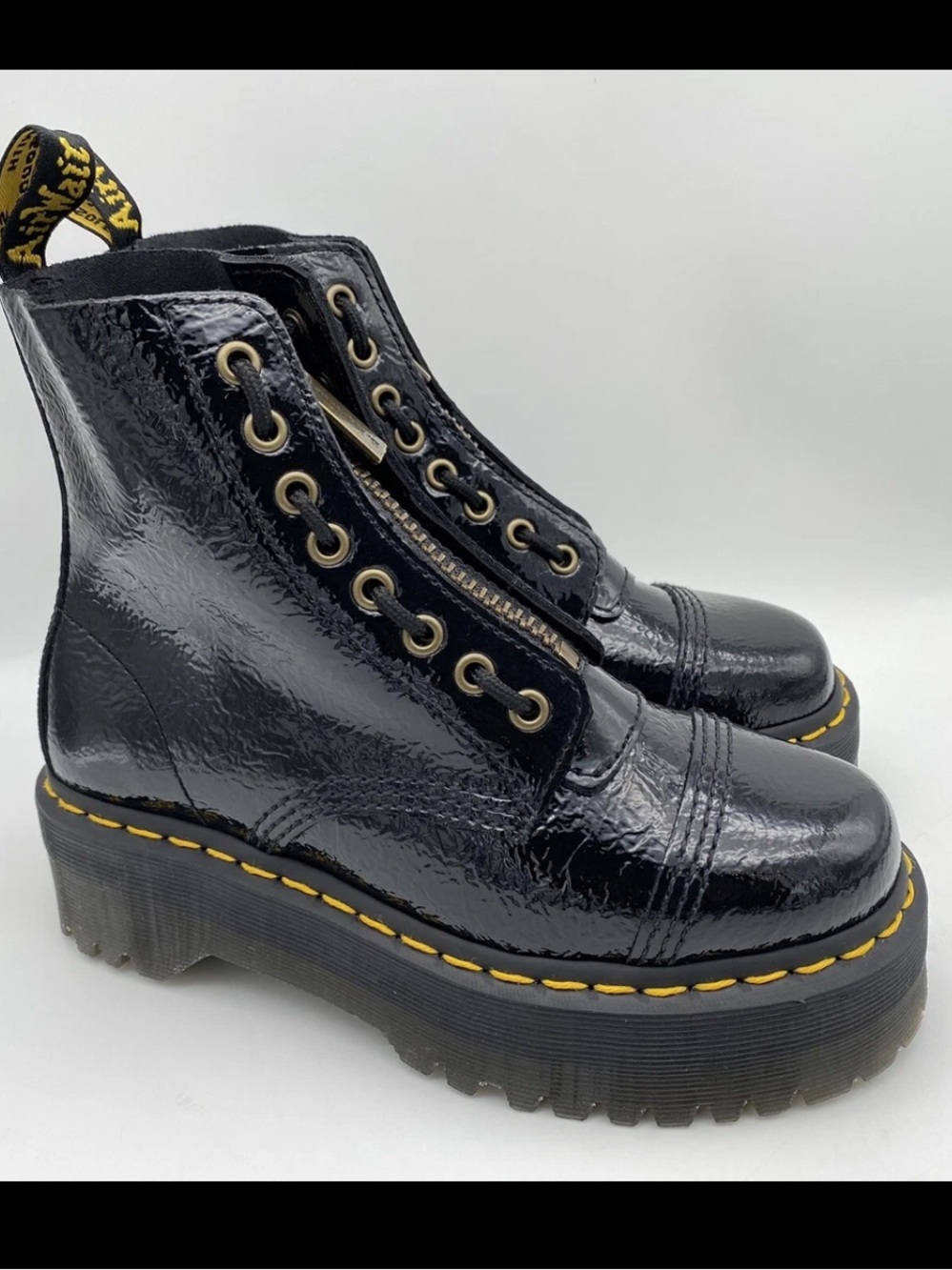 NWOT Dr. Martens Sinclair Women’s Black Distressed Patent Leather Boots Sz US 7L